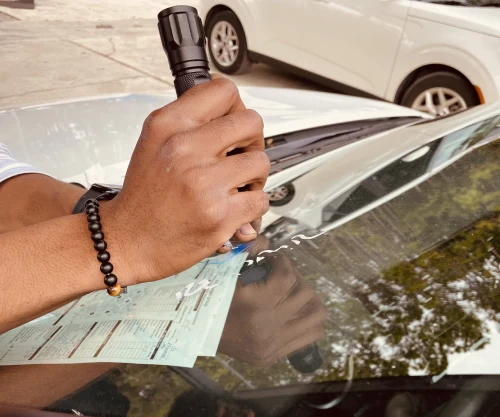 Windshield chip repair service